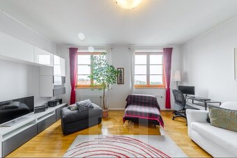 Pronájem jedinečného bytu 2+1, 85 m2 - Praha - Břevnov - 7