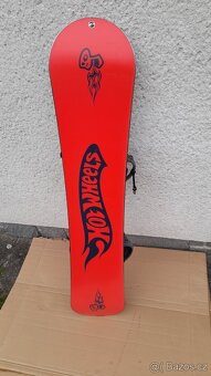 Kvalitní snowboard Hot Wheels 137 cm - 7