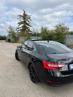 Skoda Superb 2.0 TDi 110 kW 2020 rok - 7