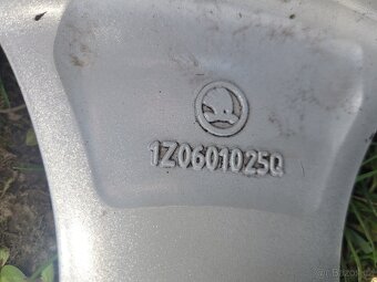 📌 Sada 4x alu kola Škoda 17" + pneu – 5x112, ET54 - 7