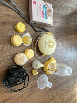 Medela elektronická odsávačka + příslušenství - 7