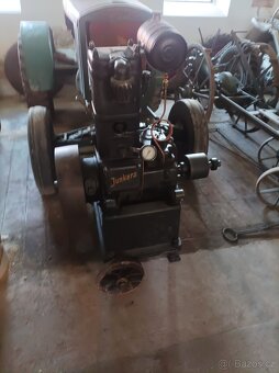 Starý traktor Zetor 15 - 7