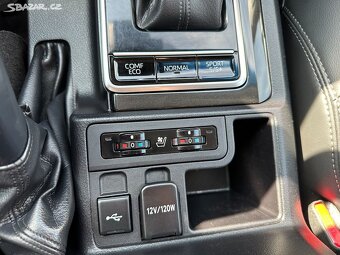 Toyota Land Cruiser,executive,kůže,7míst ,střešní okno, DVD - 7