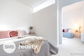 Moderní 2+kk s krásným výhledem, sklepem a krytým parkováním - 7