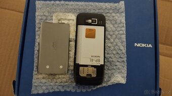 2ks Nokia E52 Zánovní, Kompletní balení - 7