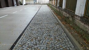 dlažba z kamene, dlažební kostky, žula, čedič, kočičí hlavy - 7