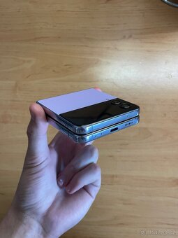 Samsung Galaxy Z Flip 4 - 7