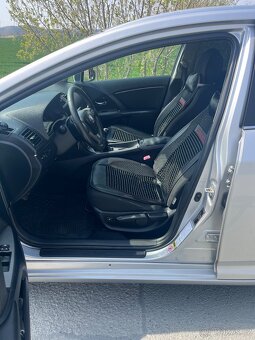 Toyota Avensis - 7