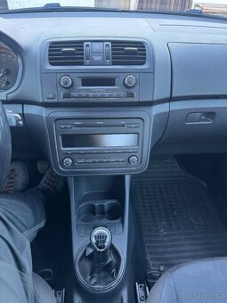 Škoda fabia 1.6TDI 55kw climatronic tempomat el.okna,najeto - 7