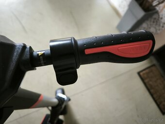 Elektrická koloběžka APRILIA eSR1 - 7
