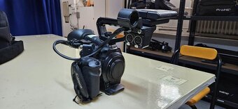 Profesionální kamera Canon EOS C300 Mark I + Tamron 24–70 mm - 7
