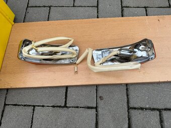 Volha Gaz 24,2410, přední blinkry original nove - 7