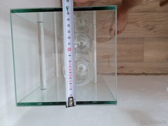 Skleněná vytrínka - 7