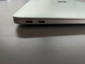 Apple MacBook Air 13.3" 2020 stříbrný - 7