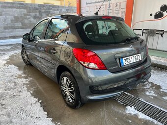 Peugeot 207 1.4 - 7
