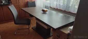JÍDELNÍ STŮL - 7
