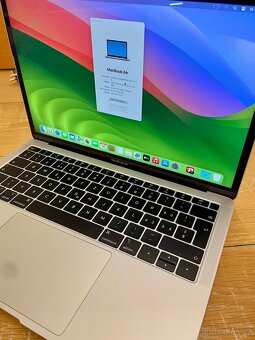 APPLE MACBOOK AIR 2019 13” i5/8/256 - SILVER - ZÁRUKA - 7