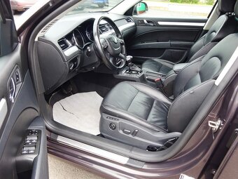 SUPERB COMBI II Elegance 2,0 TDI 125kW + DSG + SERVISKA - 7