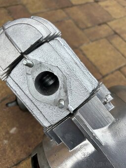 motor Jawa 550 - 7