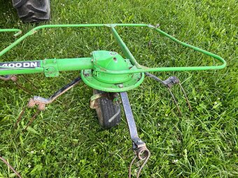 Obraceč sena Deutz Fahr KH400 -rozsah 4 metry- - 7