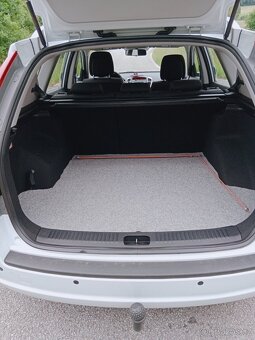 Prodám Kia ceed combi 1,6 92 kW - 7