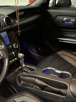 Ford Mustang 5.0 automat | CZ | TOP | Záruka do 2027 - 7