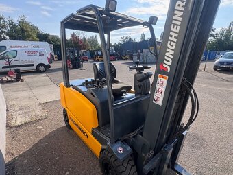 Vysokozdvižný vozík Jungheinrich 1,8t AKU tripl 5m - 7