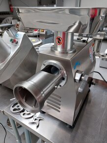 Mlýnek na maso 22 Řeznický vlček, Řezačka masa 22 - 7