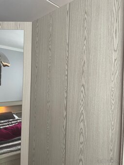 Ložnice - postel + šatní skříň - 7