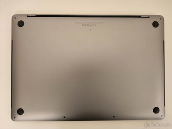 MacBook Pro 15 2017 | i7 • 16GB • 256GB SSD - 7