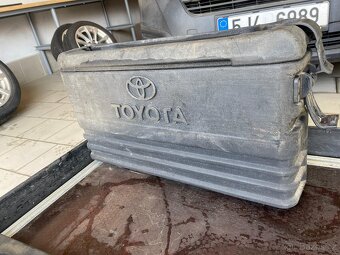 Toyota hilux Výsuvné plato + úložný box - 7