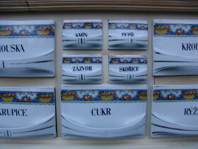 Starožitné porcelánové kořenky s poličkou - 7