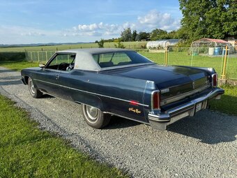 Oldsmobile Ninety-Eight Regency Coupe - 7