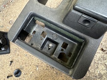 Středový tunel s kazetami pro BMW e36 coupe - 7
