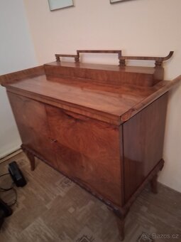 Starožitná jídelna-Art deco. Komoda,vitrina, jídelní stůl - 7