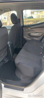 Mitsubishi L200 2,5 L - 7