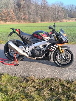 Aprilia Tuono V4 Factory - 7