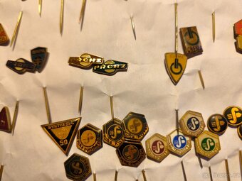 Odznaky chemické podniky 75 kusů. - 7