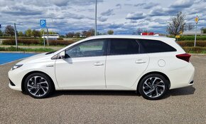 TOYOTA AURIS 1.8 HYBRID 2016 1 MAJITEL ČR LED NAVI TOP STAV - 7