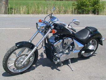 HONDA VT 1300 CX Fury - 7