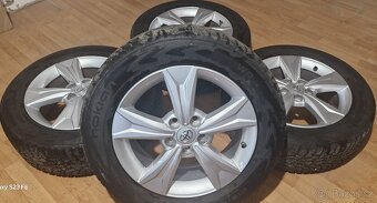 Predám zimny komplet Toyota CH-R 5x114,3 R17 ,215/60 R17 - 7