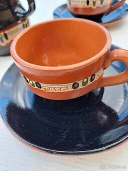 Hrnečky plus konvička. - 7