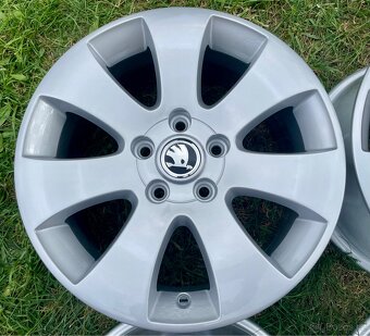 Alu Škoda Superb1/2 7jx16 ET45 5x112 - 7
