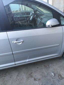 Prodám náhradní VW Touran 2004 - 7