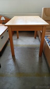 Jídelní set stůl a 4 židle - 7