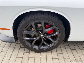 Dodge CHALLENGER 5.7 HEMI - 7