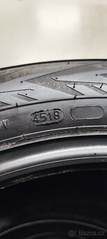 235/50/18 Nokian WR SUV 4, DOT 4518, vz 7.0-6.0mm - 7