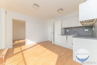 Pronájem bytu 2+kk/B + GS, 53,2 m², u stanice metra Opatov - 7