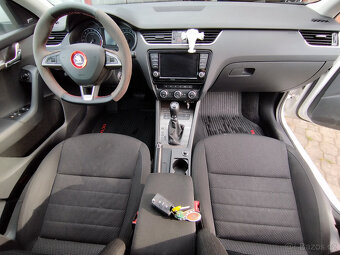 Škoda Octavia Scout 135kw DSG 4x4 Webasto - bez investic - 7
