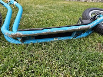 Prodám dětskou koloběžku Yedoo Hurvínek - 7